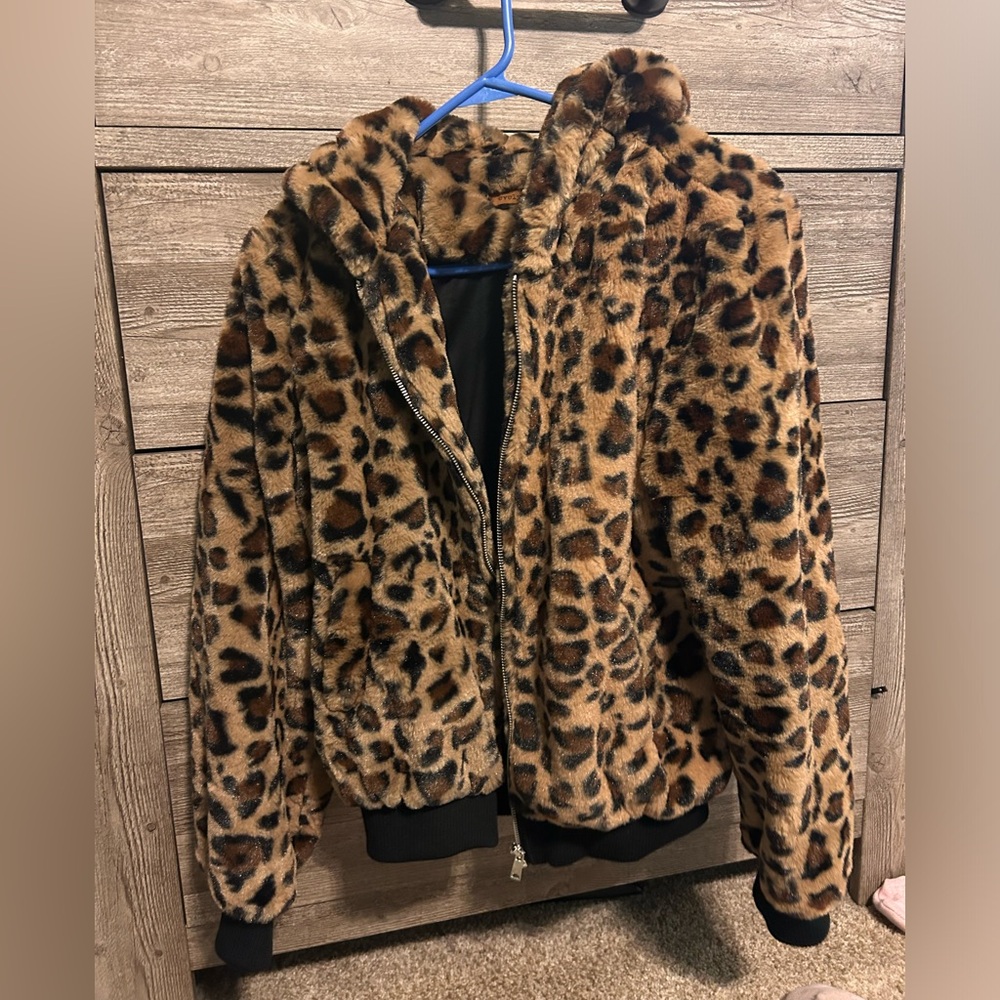 Evelyn Blu leopard print bomber jacket.